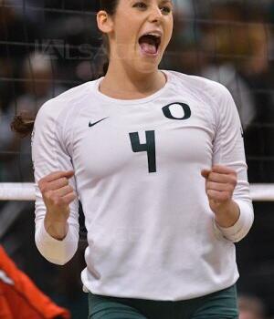 lauren-plum-sous-le-maillot-d-oregon-university-qu-elle-a-porte-ces-dernieres-saisons-dr