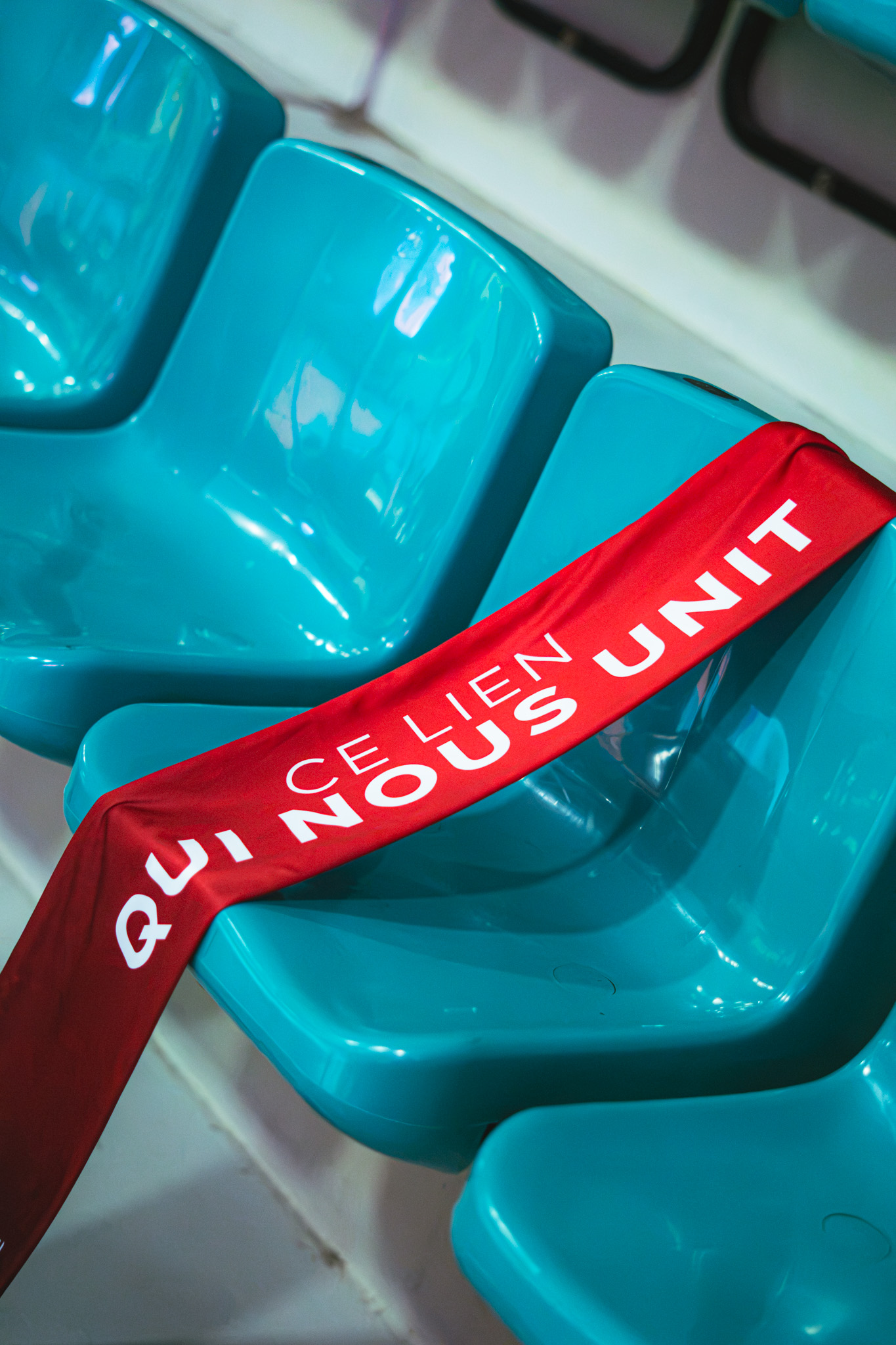 ECHARPE - CE LIEN QUI NOUS UNIT !